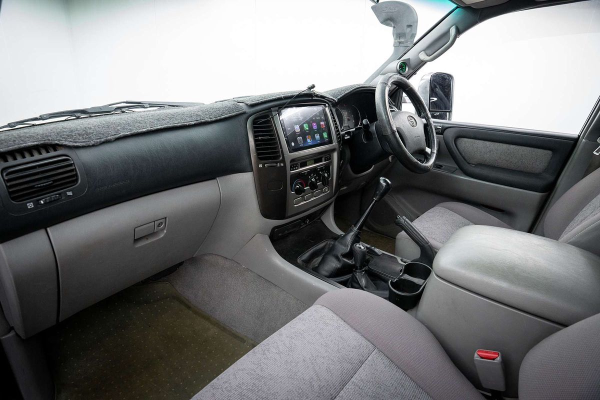 2005 Toyota Landcruiser GXL HDJ100R