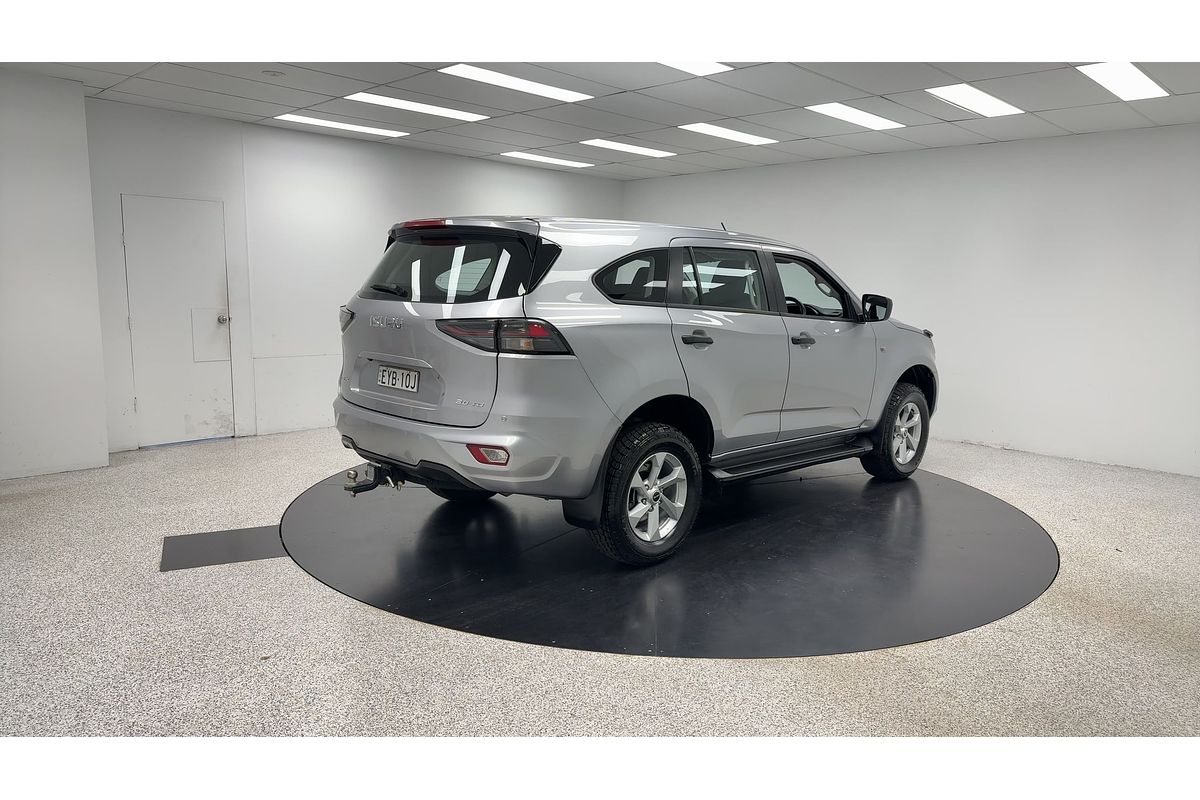 2022 Isuzu MU-X LS-M