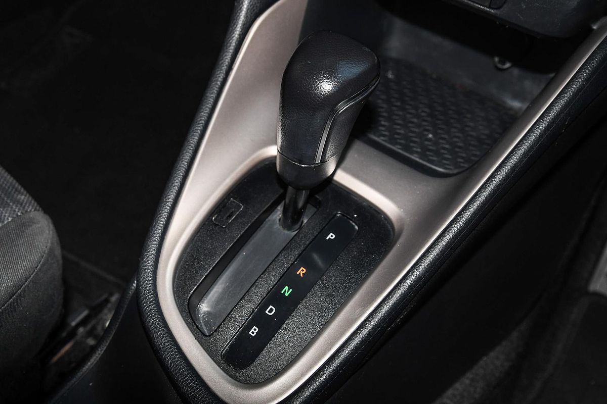 2022 Toyota YARIS SX HYBRID MXPH10R