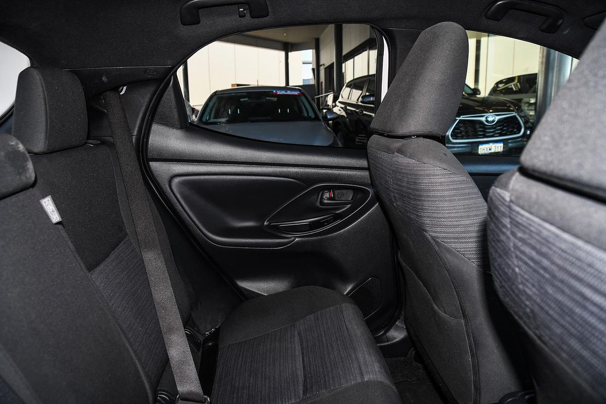 2022 Toyota YARIS SX HYBRID MXPH10R