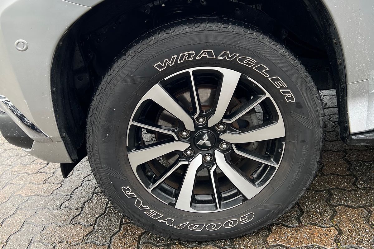 2015 Mitsubishi Pajero Sport Exceed QE