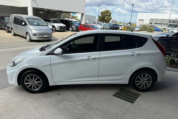 2014 Hyundai Accent Active RB2