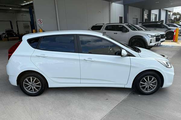 2014 Hyundai Accent Active RB2