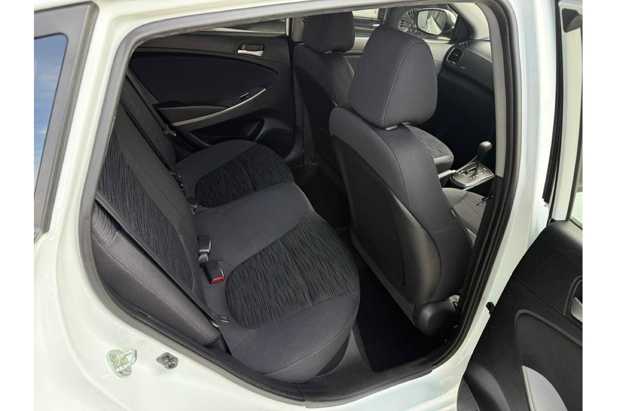 2014 Hyundai Accent Active RB2