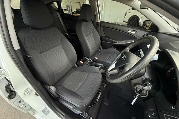2014 Hyundai Accent Active RB2