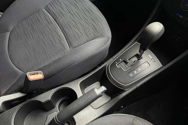 2014 Hyundai Accent Active RB2