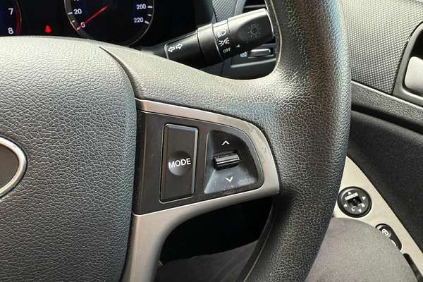 2014 Hyundai Accent Active RB2