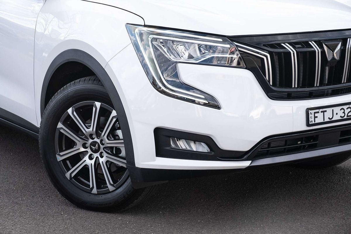 2025 Mahindra XUV700 AX7L