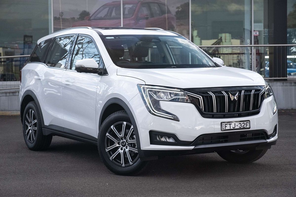 2025 Mahindra XUV700 AX7L