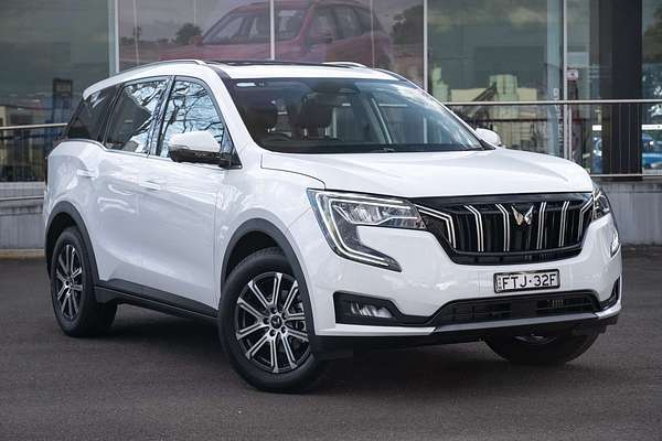 2025 Mahindra XUV700 AX7L