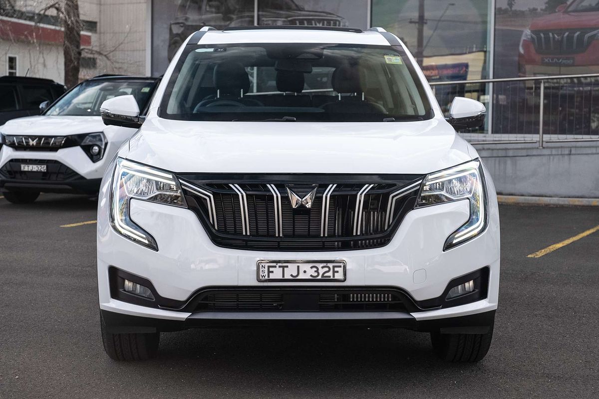 2025 Mahindra XUV700 AX7L