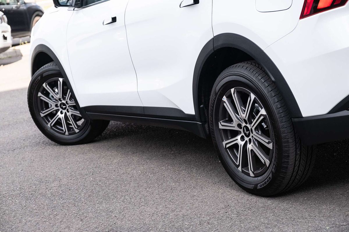 2025 Mahindra XUV700 AX7L
