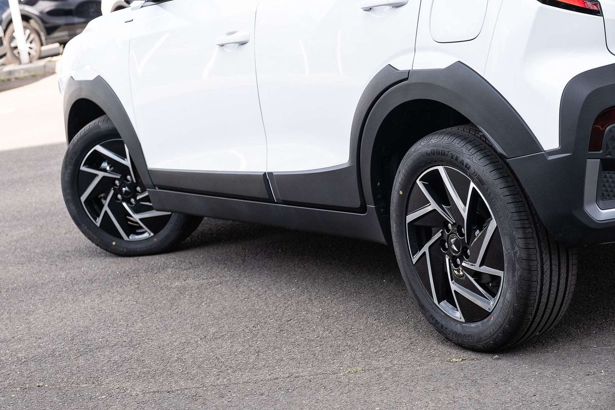 2025 Mahindra XUV3XO AX7L