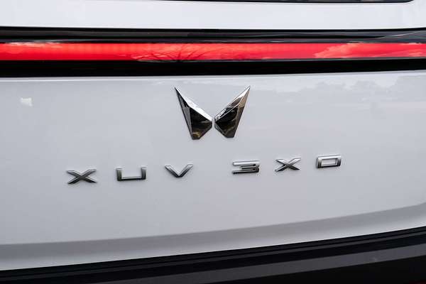 2025 Mahindra XUV3XO AX7L