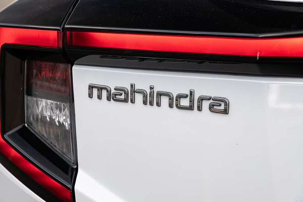 2025 Mahindra XUV3XO AX7L