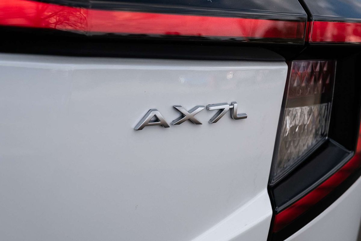 2025 Mahindra XUV3XO AX7L