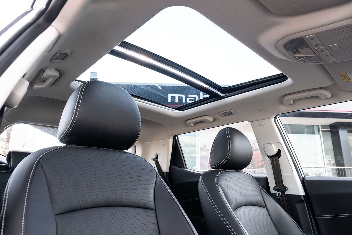 2025 Mahindra XUV3XO AX7L