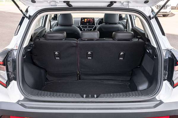 2025 Mahindra XUV3XO AX7L