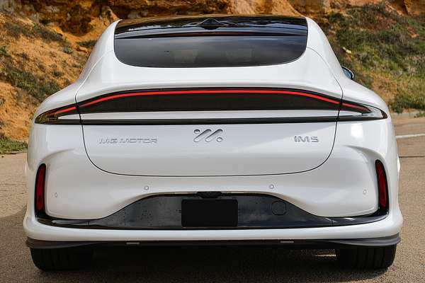 2025 MG IM5 Premium P12L