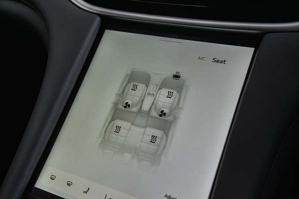 2025 MG IM5 Premium P12L