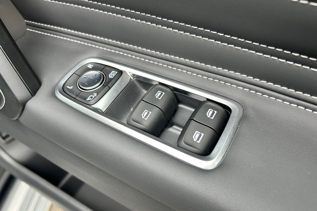 2025 LDV D90 Executive SV9A