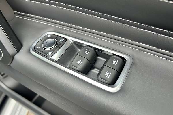 2025 LDV D90 Executive SV9A