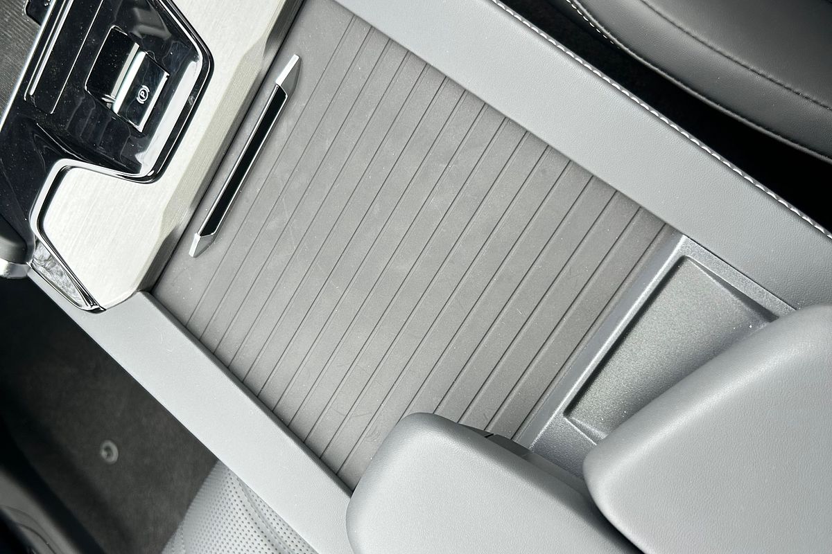 2025 LDV D90 Executive SV9A