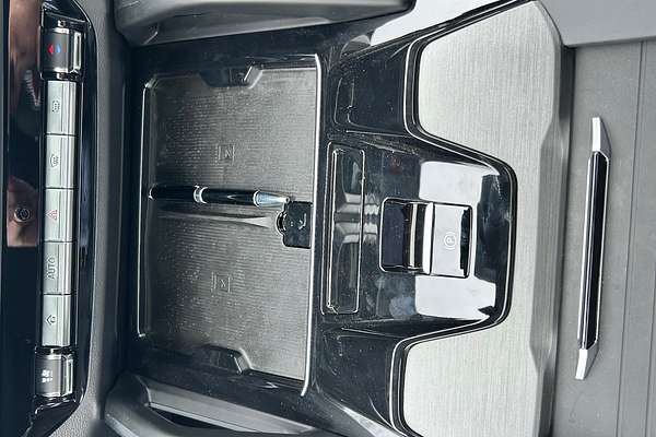 2025 LDV D90 Executive SV9A