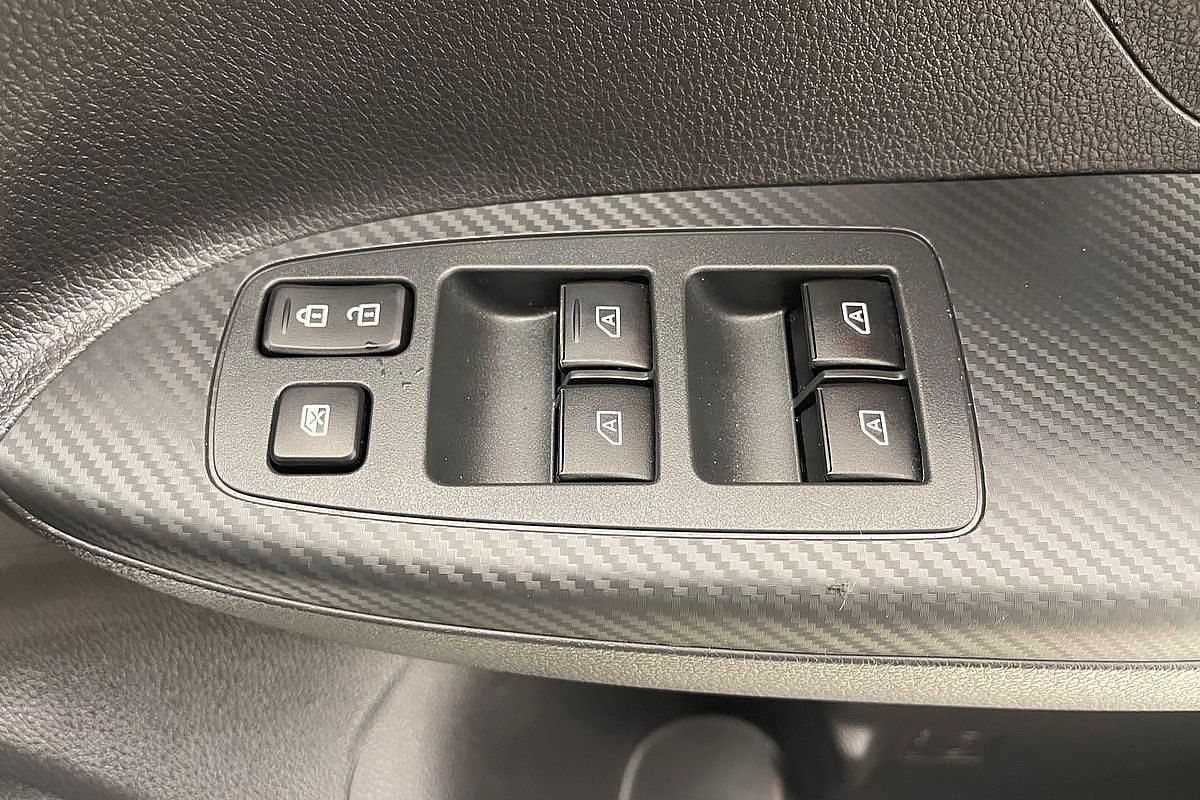 2024 Mitsubishi Eclipse Cross LS YB