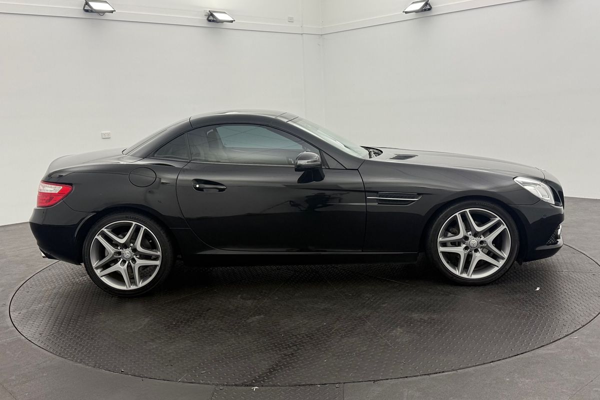 2011 Mercedes-Benz SLK-Class SLK200 BlueEFFICIENCY R172
