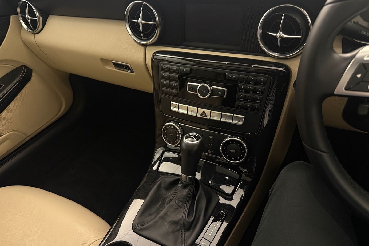 2011 Mercedes-Benz SLK-Class SLK200 BlueEFFICIENCY R172