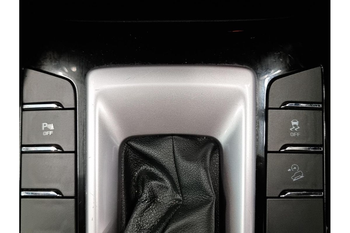 2023 Isuzu MU-X LS-T