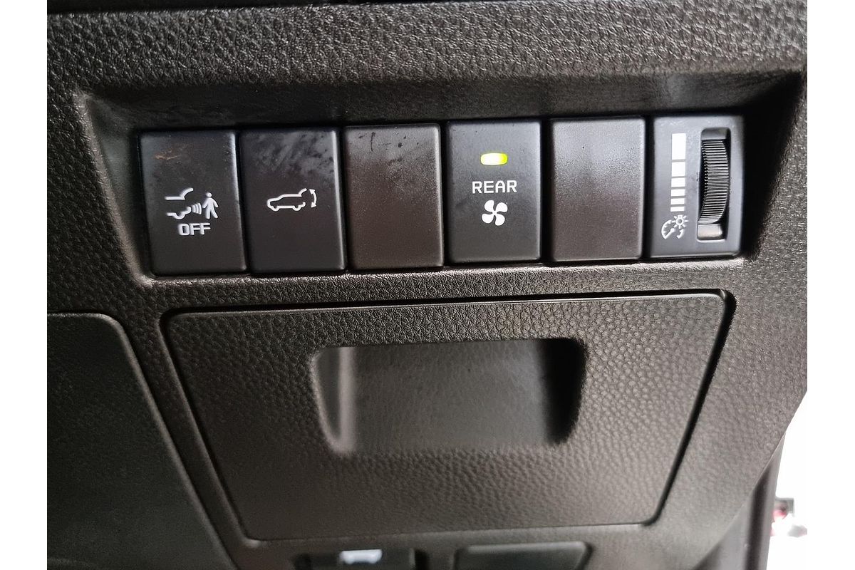 2023 Isuzu MU-X LS-T