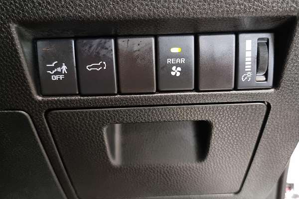 2023 Isuzu MU-X LS-T