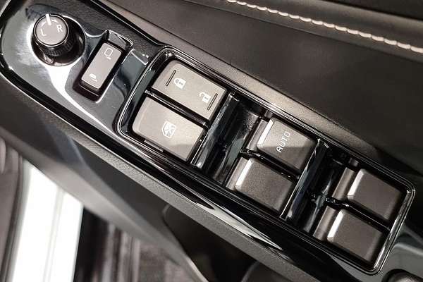 2023 Isuzu MU-X LS-T