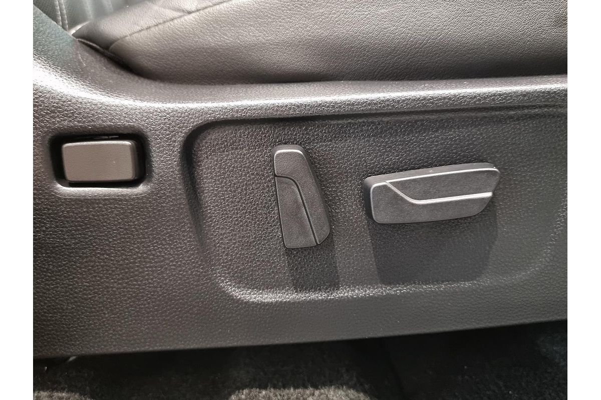 2023 Isuzu MU-X LS-T