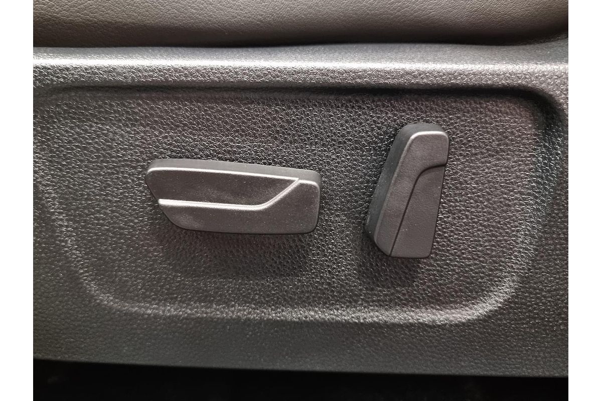 2023 Isuzu MU-X LS-T