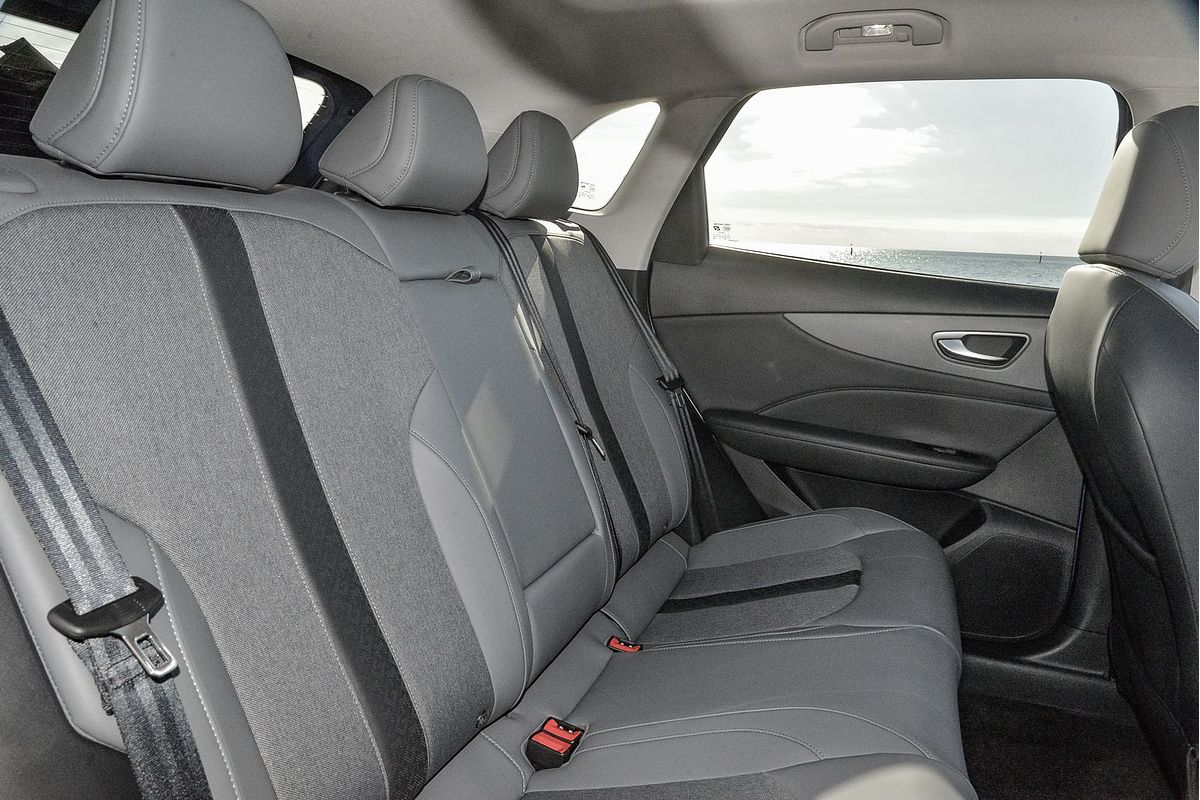 2025 MG MGS5 EV Essence 49 ZS3EM