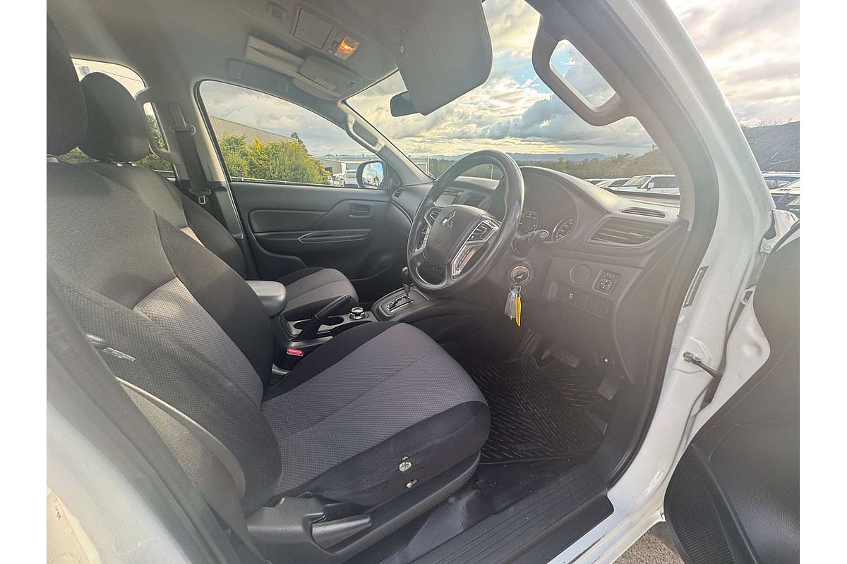 2021 Mitsubishi Triton GLX MR 4X4