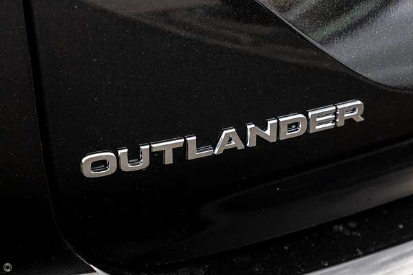 2025 Mitsubishi Outlander ES ZM
