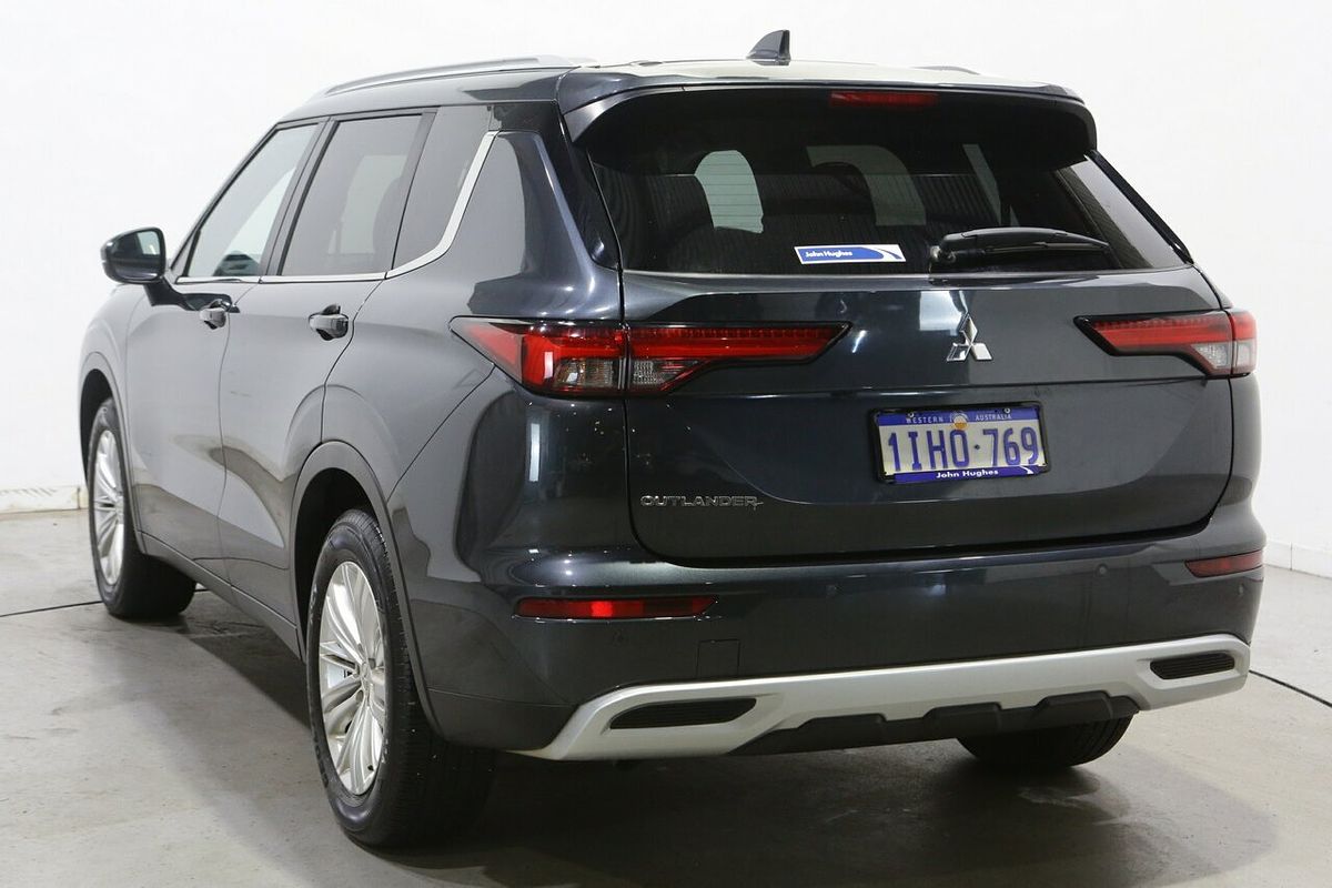 2024 Mitsubishi Outlander LS ZM