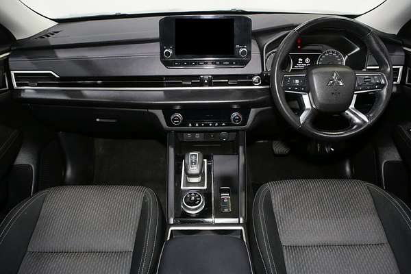 2024 Mitsubishi Outlander LS ZM