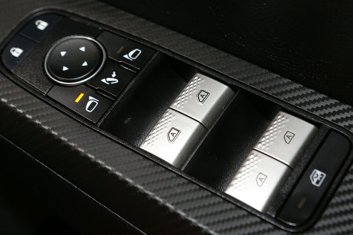 2024 Mitsubishi Outlander LS ZM