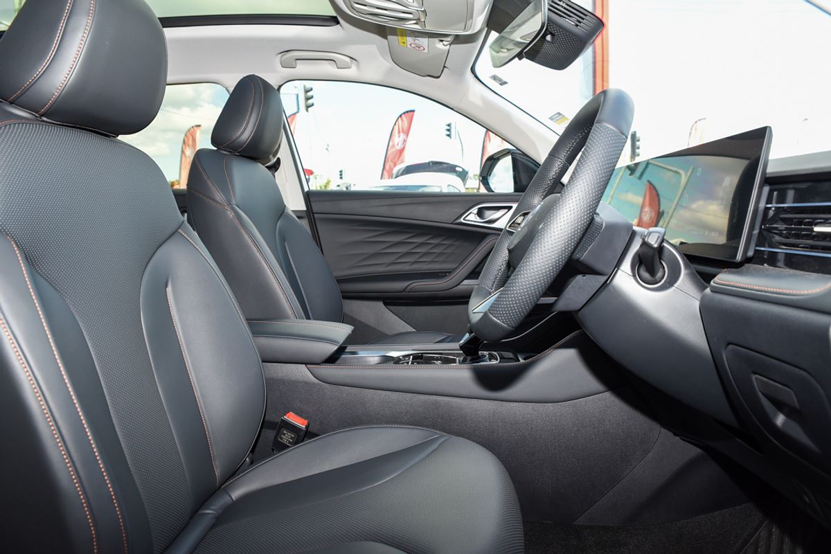 2025 MG HS Super Hybrid Essence AS33P