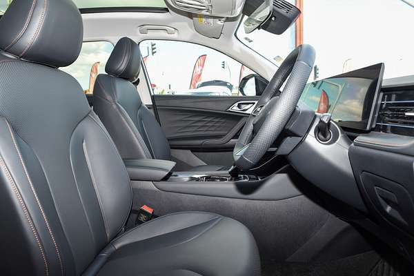 2025 MG HS Super Hybrid Essence AS33P