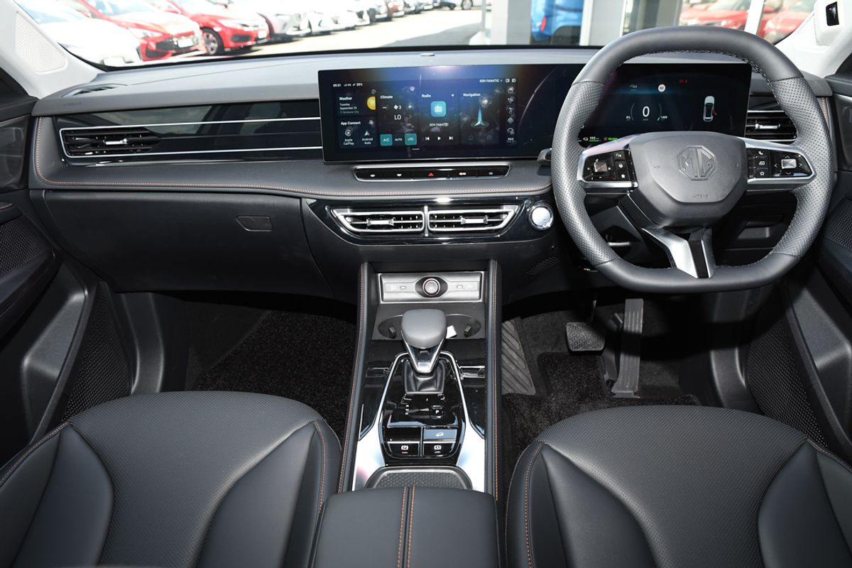 2025 MG HS Super Hybrid Essence AS33P