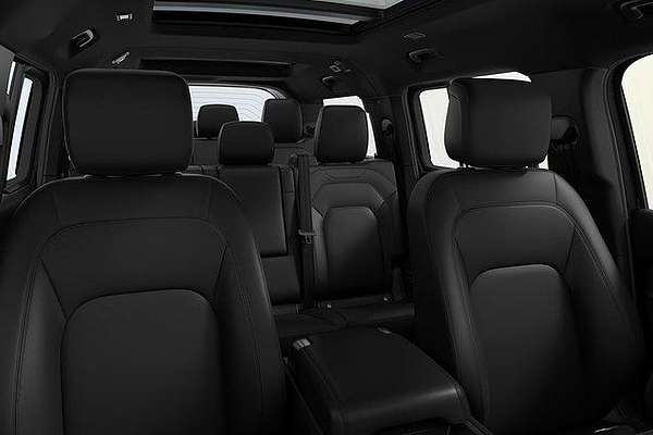 2025 Land Rover Defender 130 D350 X-Dynamic SE L663