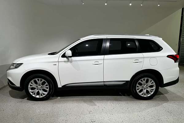 2020 Mitsubishi Outlander ES ZL