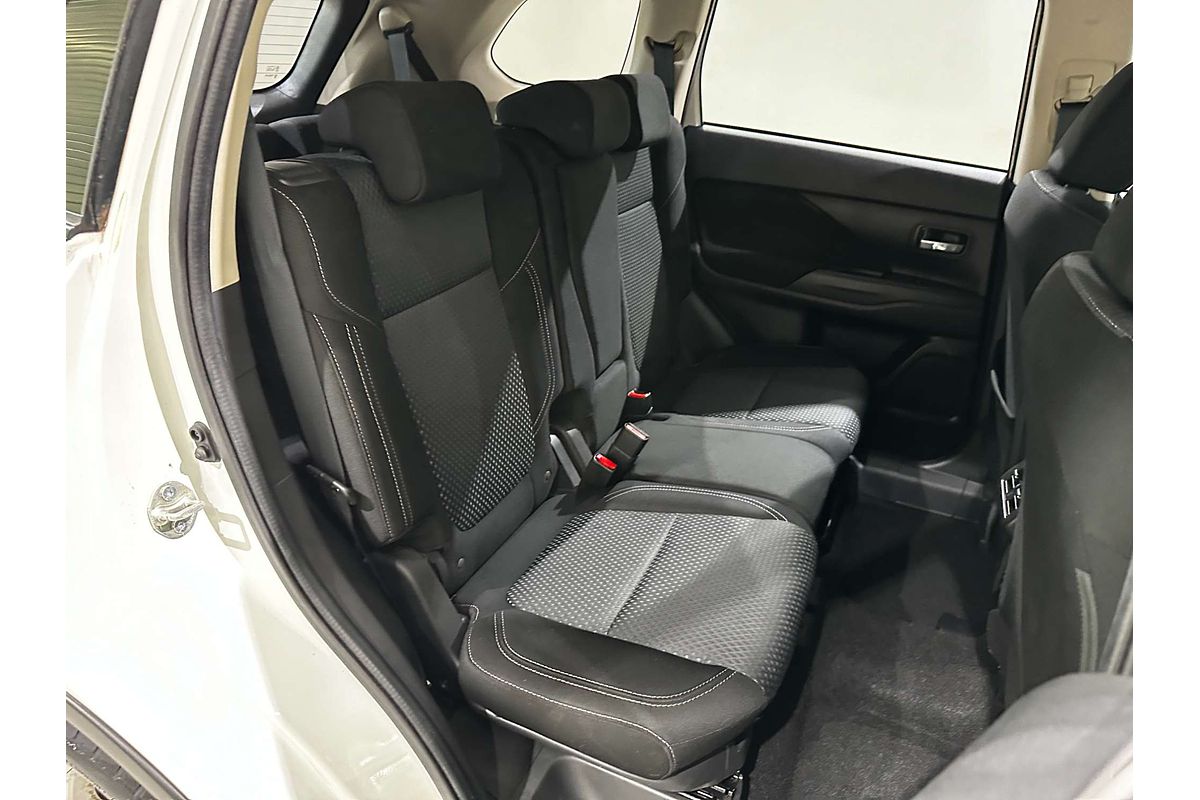 2020 Mitsubishi Outlander ES ZL