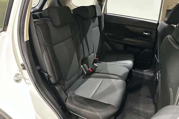 2020 Mitsubishi Outlander ES ZL